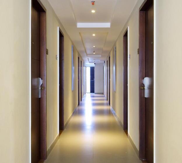 디럭스 룸, Genio Hotel Manado