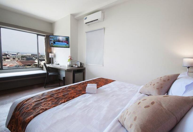 디럭스 룸, Genio Hotel Manado