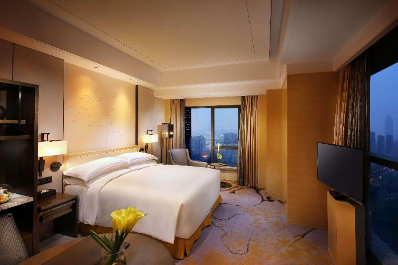 Номер Deluxe Кровать Кинг, Hilton Suzhou