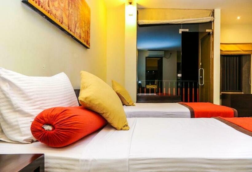 Quarto Deluxe, Oak Ray City