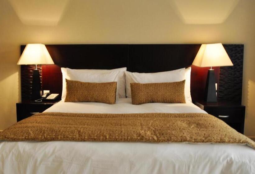 Номер Deluxe, Royal Kinshasa