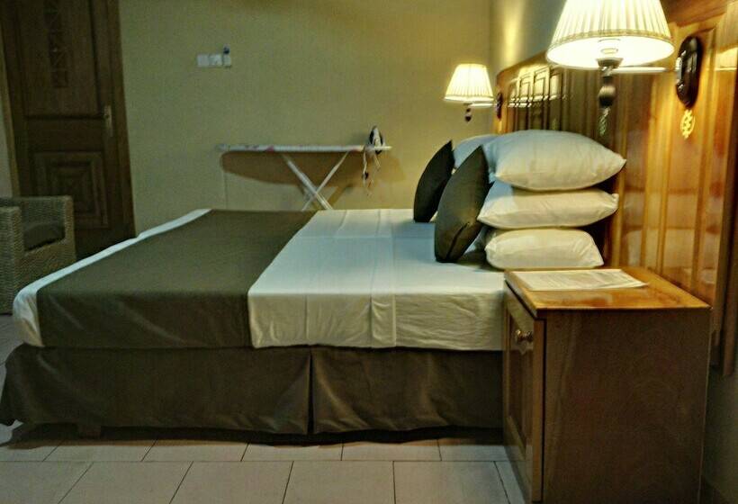 اتاق استاندارد, Takoradi Standard