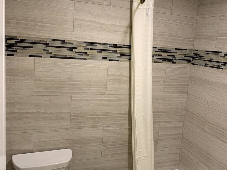 豪华房间, Industry Inn & Suites