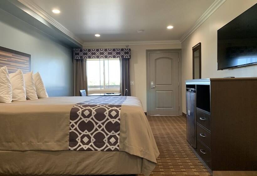 豪华房间, Industry Inn & Suites