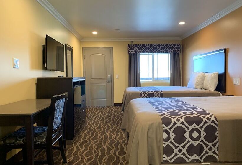 豪华房间, Industry Inn & Suites