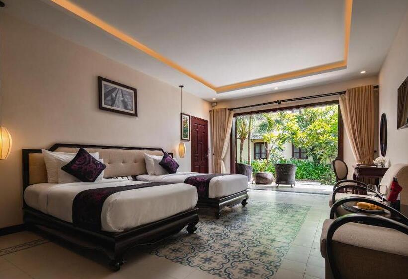 سوییت با چشم‌انداز باغ, Mulberry Collection Silk Village