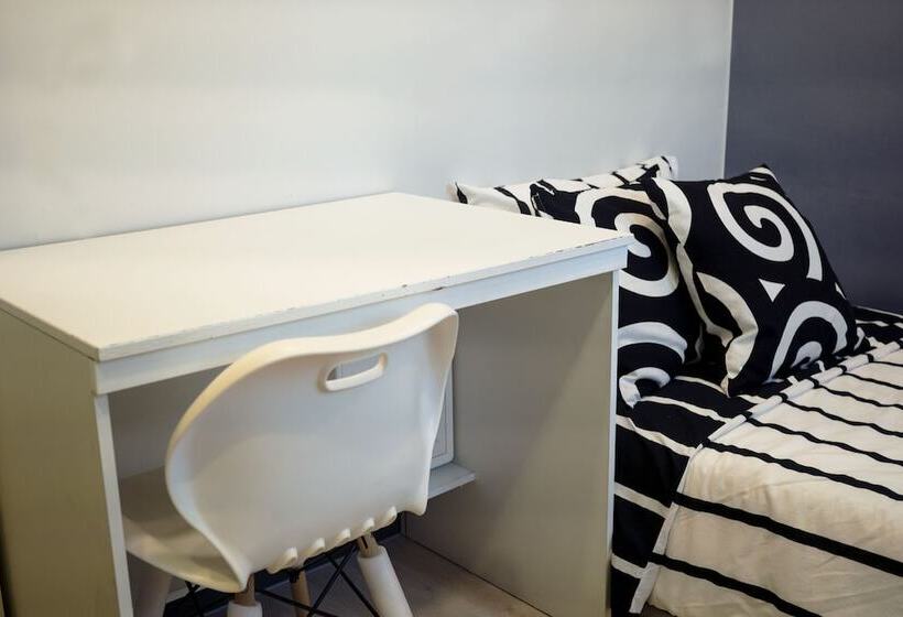 חדר סטנדרט יחיד, Whitetail Guesthouse   Hostel