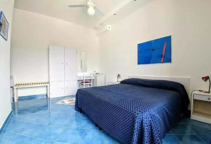 オーシャンビュースタンダードルーム, B&b Villa Passiaturo