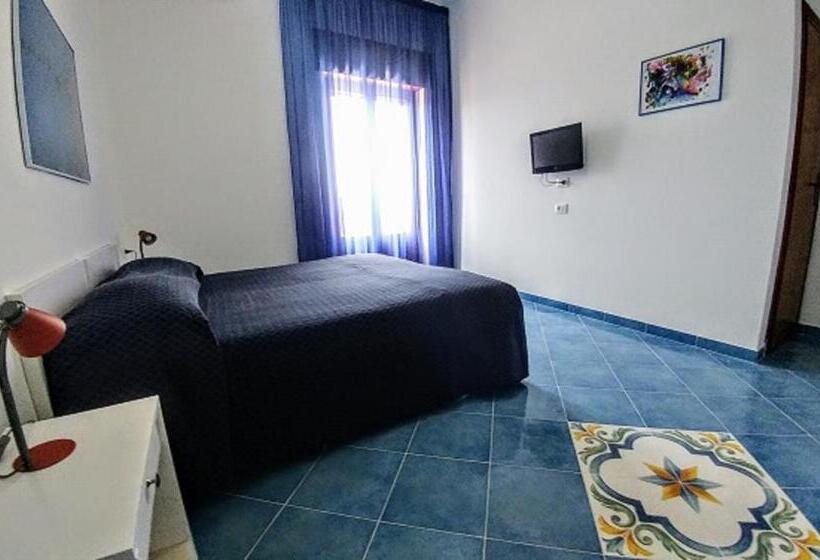 オーシャンビュースタンダードルーム, B&b Villa Passiaturo