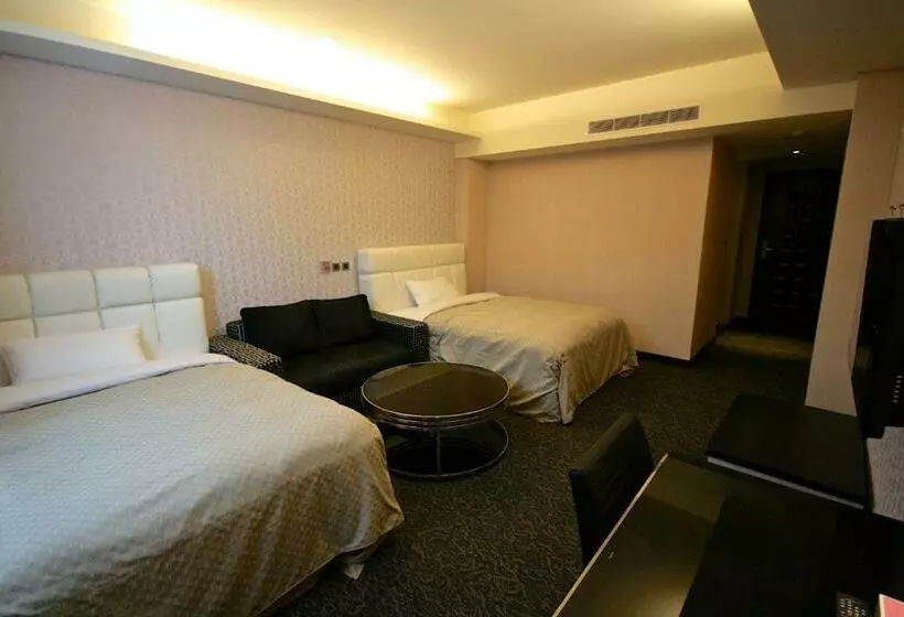 اتاق استاندارد چهار تخته, Fairy Tale City Motel