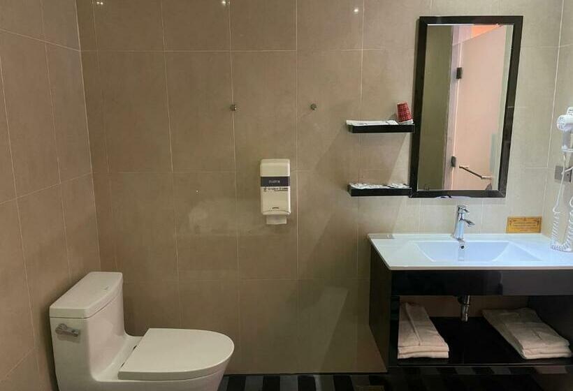 اتاق استاندارد چهار تخته, Fairy Tale City Motel