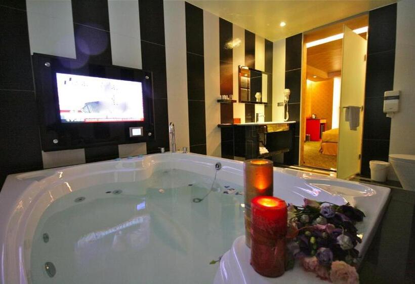 اتاق استاندارد, Fairy Tale City Motel