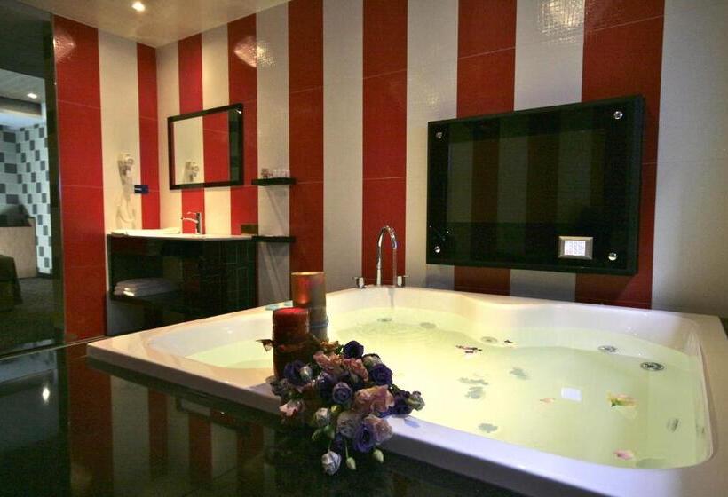 اتاق استاندارد, Fairy Tale City Motel