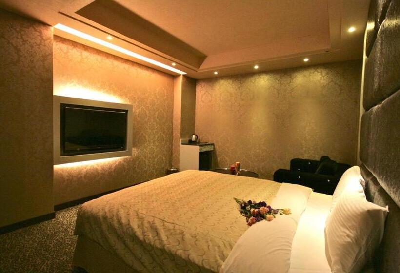 اتاق استاندارد, Fairy Tale City Motel