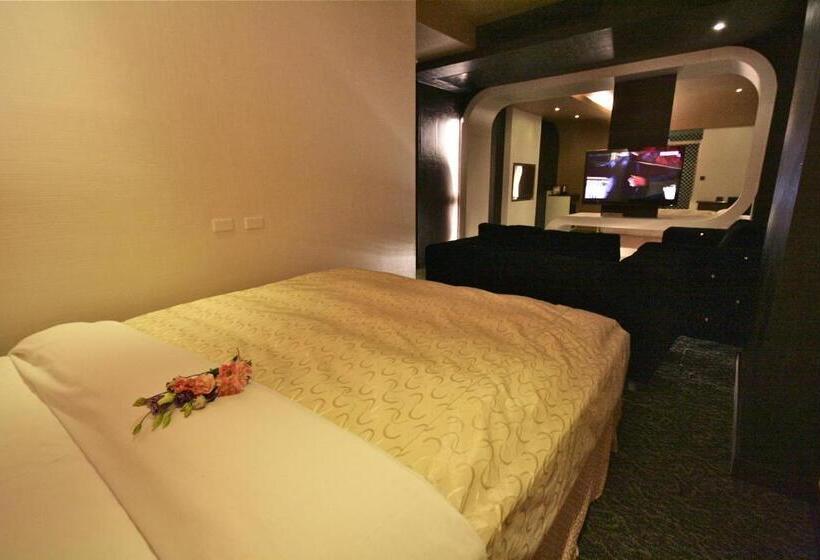 اتاق استاندارد چهار تخته, Fairy Tale City Motel