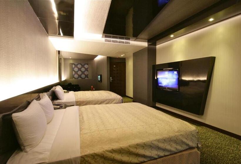 اتاق استاندارد چهار تخته, Fairy Tale City Motel