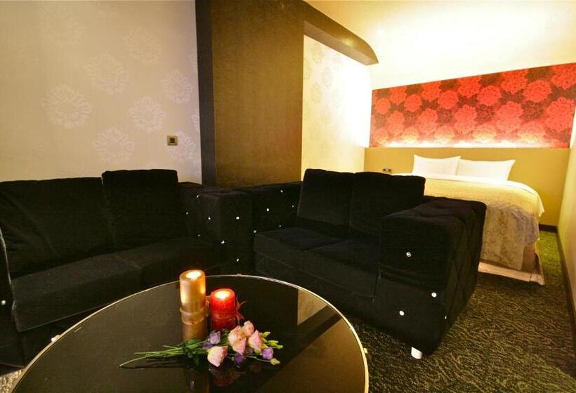 اتاق استاندارد چهار تخته, Fairy Tale City Motel