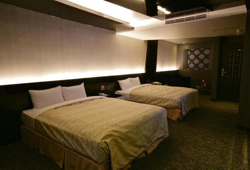 اتاق استاندارد چهار تخته, Fairy Tale City Motel
