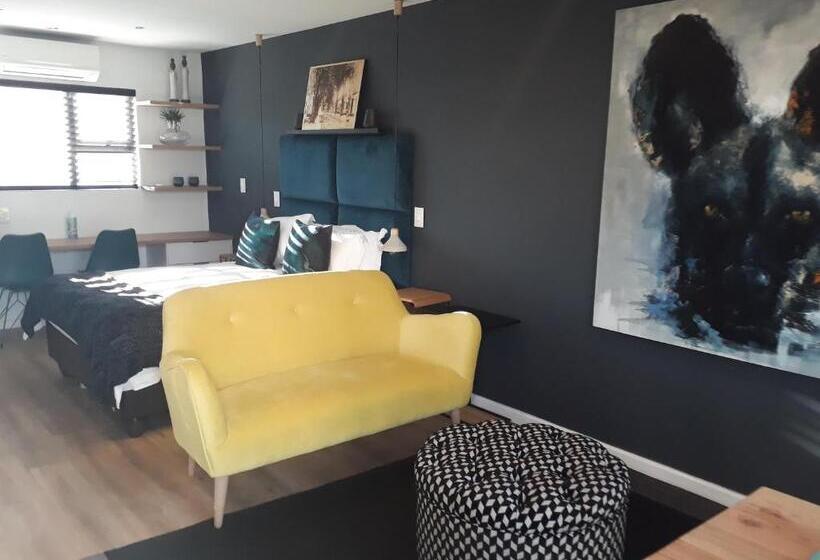 إستوديو سوبيريور, 107 Dorpstraat Boutique