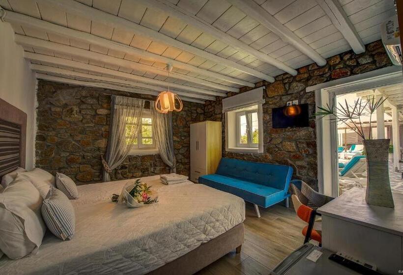 Номер Стандарт Вид на Бассейн, Anamar Blu