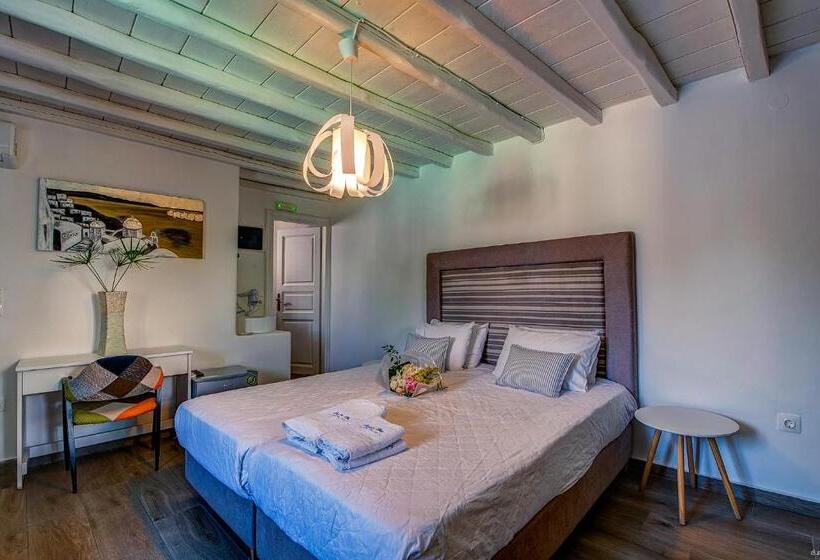 Номер Стандарт Вид на Бассейн, Anamar Blu