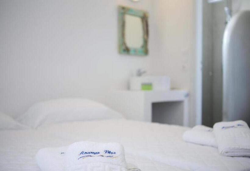 Номер Стандарт Вид на Бассейн, Anamar Blu