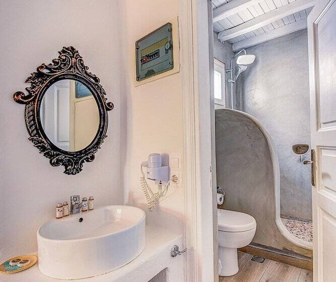 Номер Стандарт Вид на Бассейн, Anamar Blu