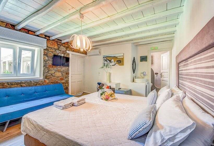 Номер Стандарт Вид на Бассейн, Anamar Blu