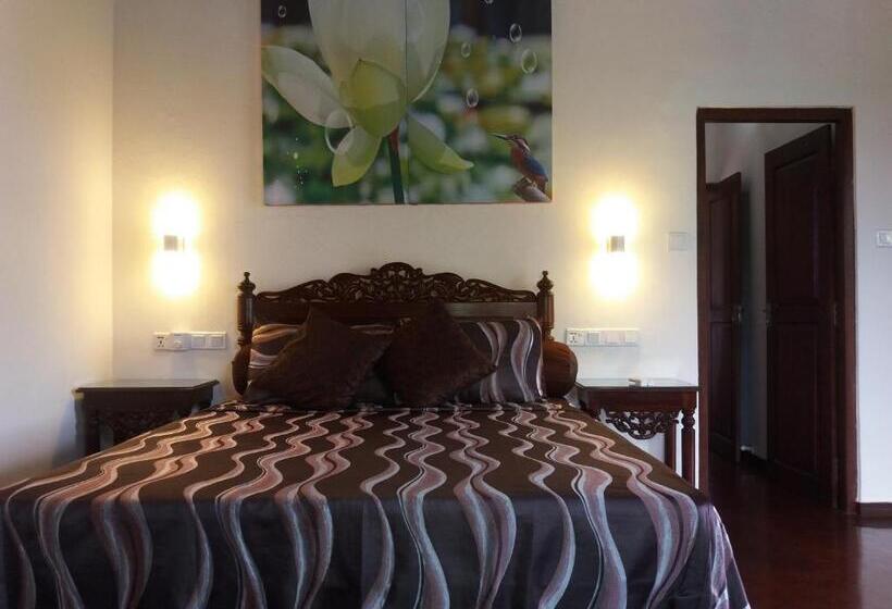 패밀리 스위트, Asian Jewel Boutique