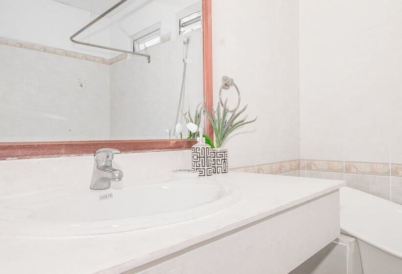 اتاق استاندارد, Ngoc Tung