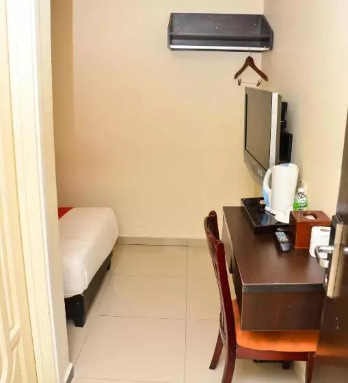 Standard Yhden Hengen Huone, Sahara Sdn Bhd