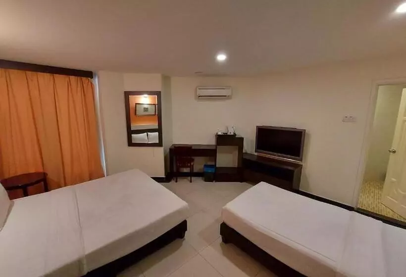 Superior Kolmen Hengen Huone, Sahara Sdn Bhd