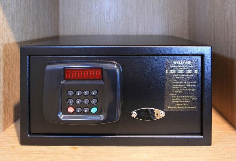Номер Deluxe, Swiss Belhotel Airport Jakarta