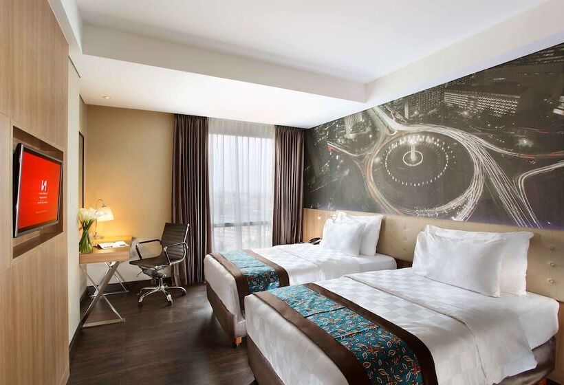 Номер Superior, Swiss Belhotel Airport Jakarta