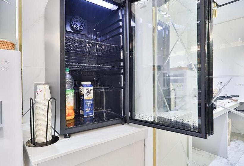 اتاق سوپریور, Ytt