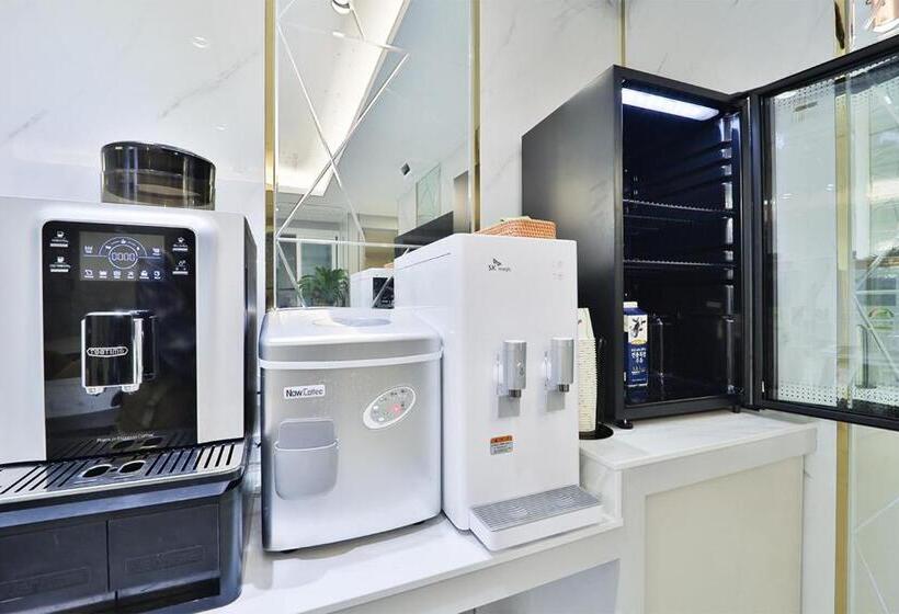 اتاق سوپریور, Ytt