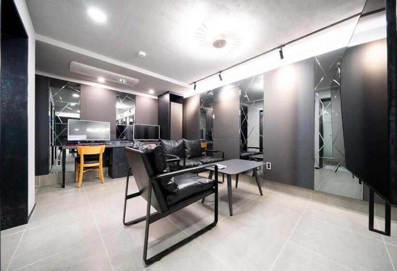 سوییت جونیور, Ytt