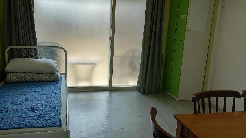 Семейный Номер, Hans House