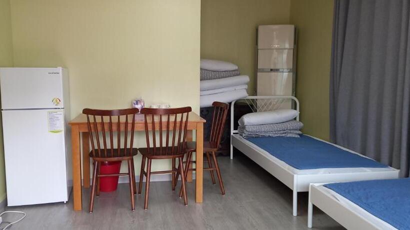 Семейный Номер, Hans House