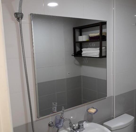 Семейный Номер, Hans House