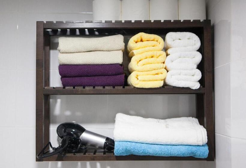 Семейный Номер, Hans House