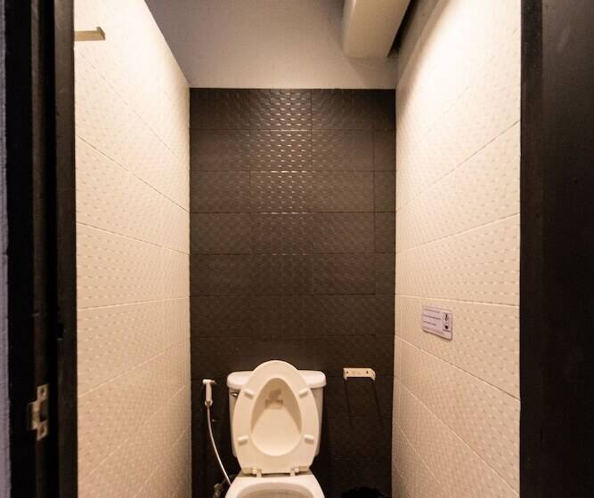 חדר סטנדרט חדר אמבטיה משותף, Sunny Hostel Chiangmai @tha Pae