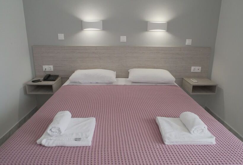 דירת חדר בסיסית, Domenica Apartments