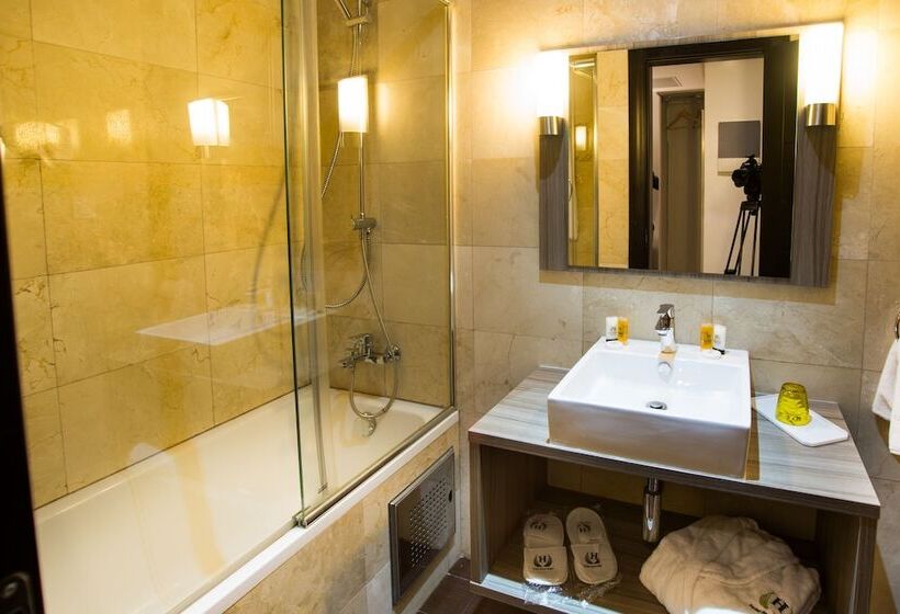 اتاق استاندارد, Best Night