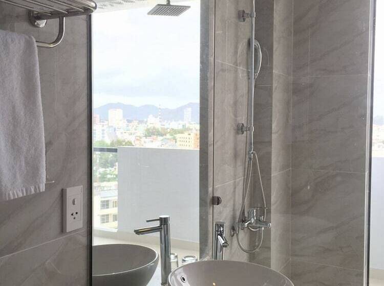 اتاق لوکس, Daisy