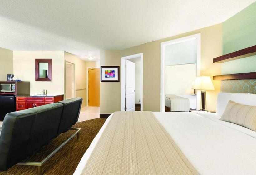 Люкс Повышенной Комфортности, Days Inn By Wyndham Vermilion