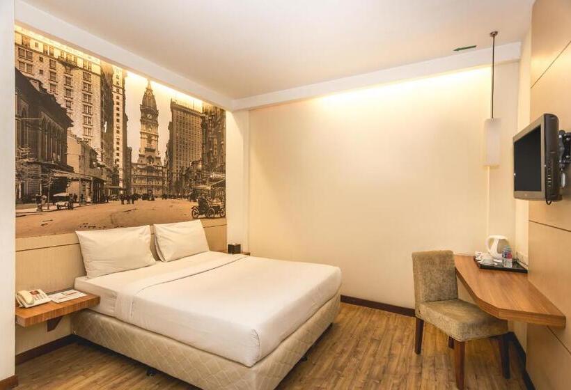 Deluxe Szoba, Feodora