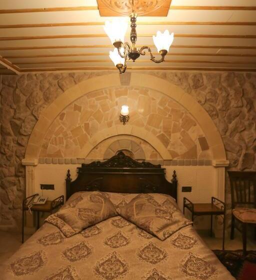 غرفة إقتصادية داخلية, Alaturca House