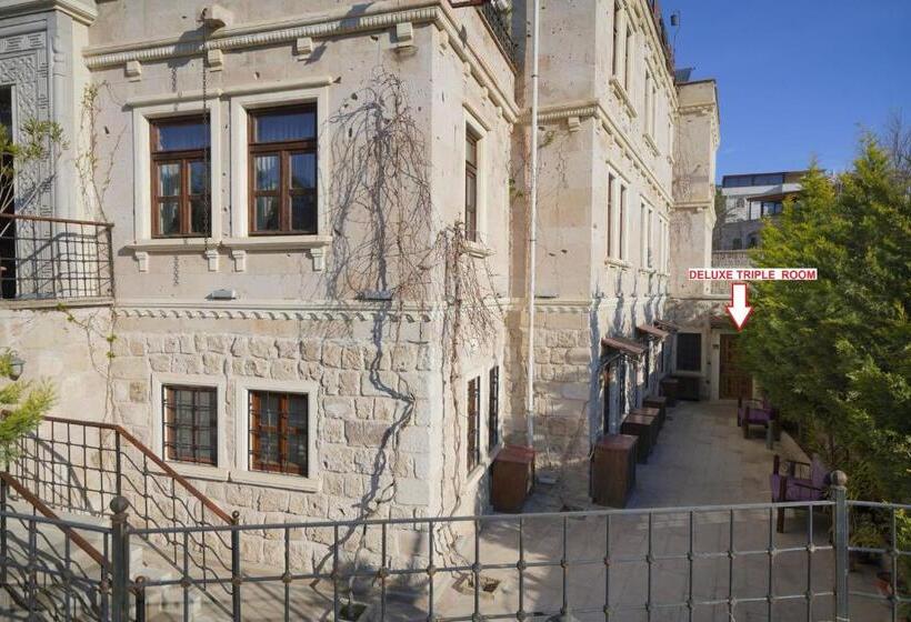 غرفة ديلوكس ثلاثية, Alaturca House