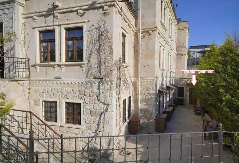 デラックストリプルルーム, Alaturca House